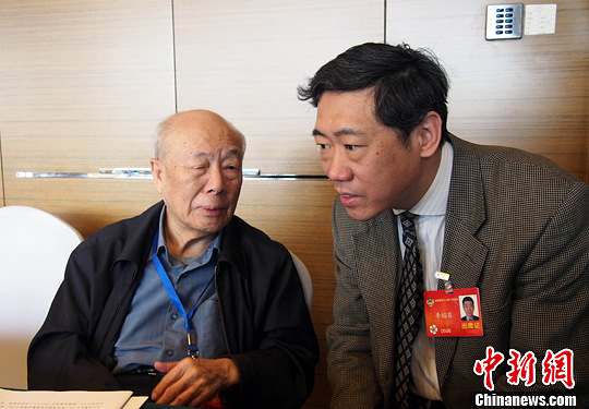 欧阳中石:一些不合理的简化字可以改回繁体字