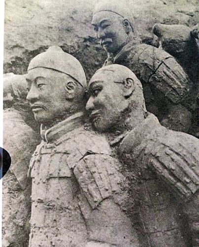 两兵马俑依偎两千多年网友:又相信爱情了(图)