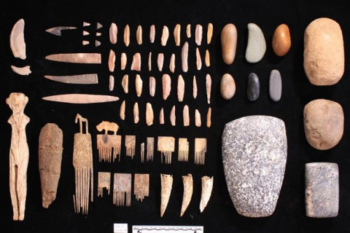 考古学家在埃及南部发现距今5600年古墓(图)