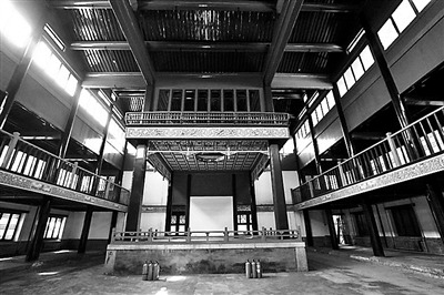 安徽会馆大戏楼重张开放参观者进入需签承诺书