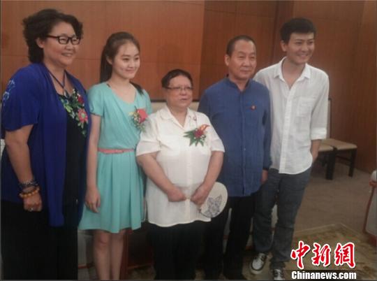 Ĺ¡ȫ滭ƷչٰСƽ֮Ůϯ