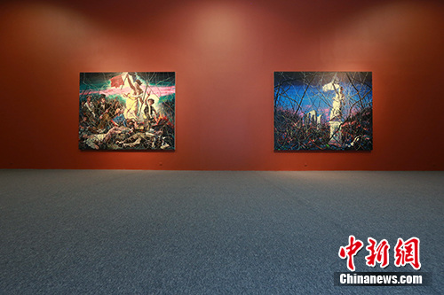 艺术家曾梵志个展“另类”开幕:门口架炉子烤串