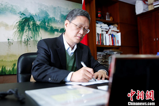 ר�ú��Ƿǣ�˼���й���ɫ����⽻˼����ȫ������