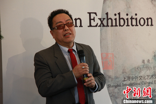 余震谷团扇绘画展开幕被赞为中国文化推广做出贡献