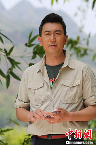 鲁健称电视节目走向简单娱乐化 呼吁传递人文价值