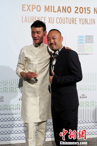 劳伦斯·许云锦秀米兰上演《六扇门》造型元素亮相