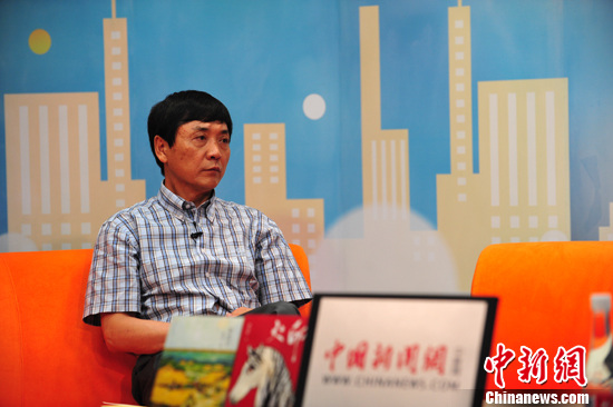 曹文轩:孩子们不能仅读快乐、甚至浅薄搞笑的东西