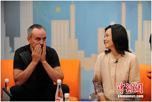 老锣眼中的龚琳娜:舞台上是狮子生活中是小猫