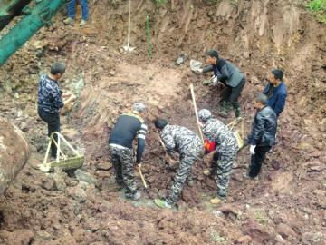 �Ĵ�����սʱ�����ɻ��к���ʼ����������������Ƭ