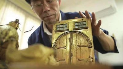 《我在故宫修文物》走红导演:修复师举重若轻(图)