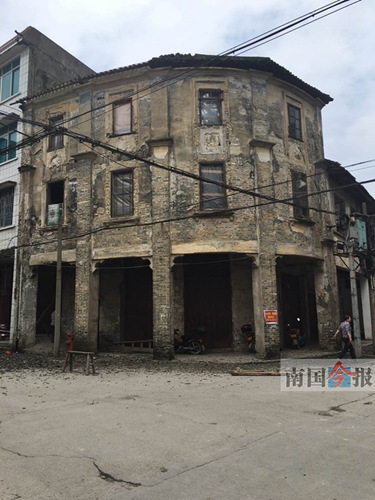 ��ʷ�����Ͻ��𽨱��ֺ��ڰ���¥ά�޳����⣨ͼ��