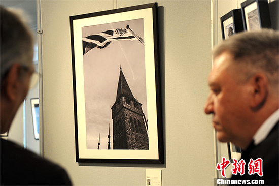 中国摄影家以影像“邂逅”霍亨索伦城堡