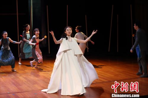 国家大剧院首部莎士比亚话剧《仲夏夜之梦》登台亮相