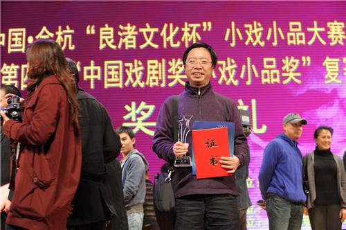 作家秦川:用小品的视角透视当下