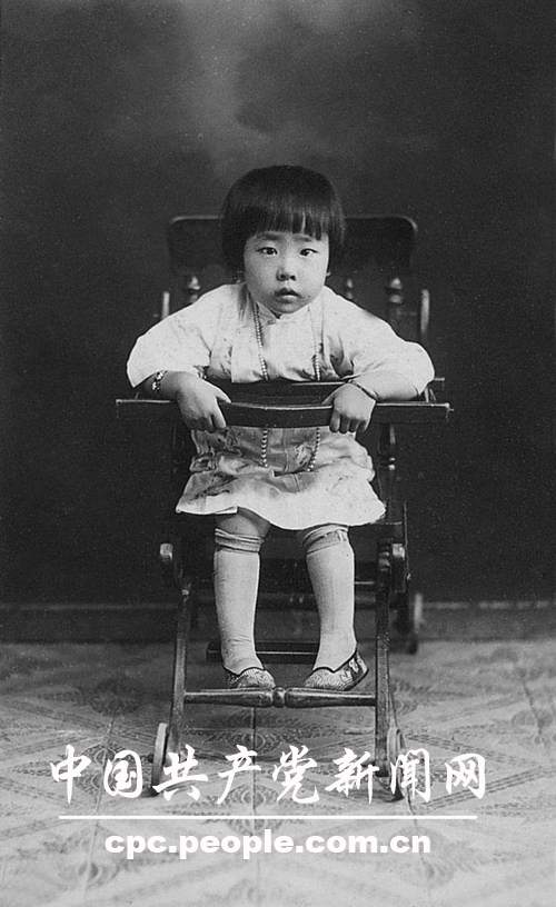 王光美私人相册出身名门对刘少奇由仰慕到爱情