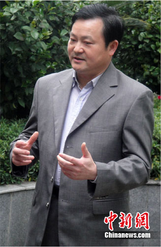 "中国烟花之乡"湖南浏阳市委书记易佳良认为,浏阳必须从单向发展转向