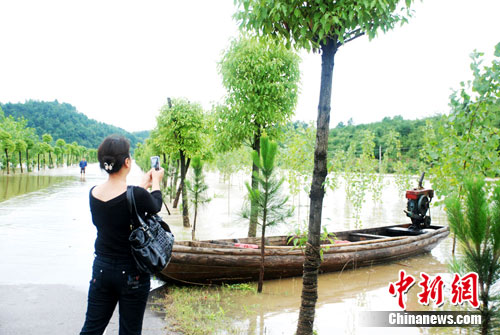 ֱ���������ֵ�һ�ߣ�ˮ������