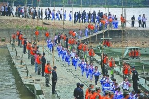 四川举行水陆空最大规模救灾预演近3000人参加