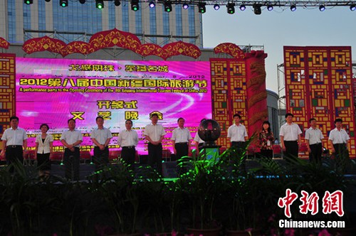全国网媒新疆行:军垦名城感受国际旅游节热力