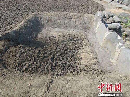 �߽�����ǧ��������ɹ���ε���������ߣ���ͼ����4��