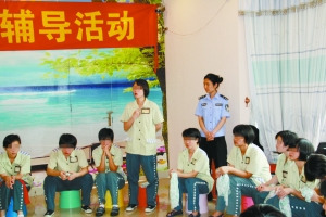 13岁女孩被父亲生意伙伴强奸父亲选择“算了”(图)