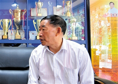 “治癌神医”王学贵被揭穿怒骂“王林牵连了我”(图)