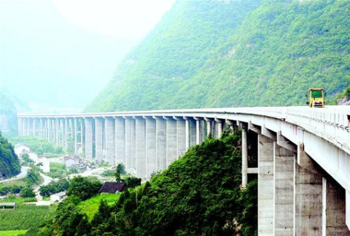 �˰͸��ٽ��������Ҷ�ȫ�߹�ͨ�����϶�Ϊ������Ŀ