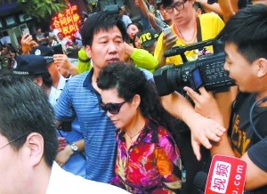 李某某庭审否认发生性关系梦鸽对庭审很有信心(图)
