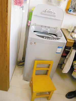 江西“洗衣机绞死女童”案追踪:细节离奇谜团盼解(图)