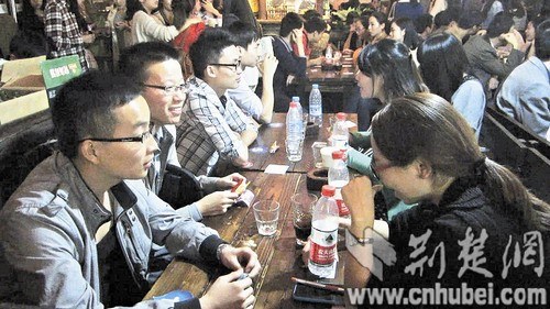 ��У��ѧ�ԡ��±���ʣ����160��˶�����������800��