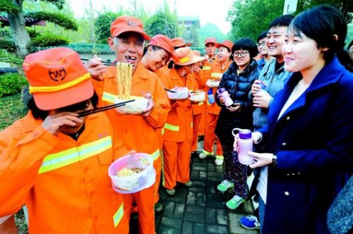 ������������ͷ��ɨ�߳�12����ѧ���������ͣ�ͼ��