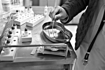 H7N9“出世”不到1年已确诊250例人感染