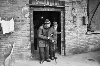 河南一对夫妻携手80多年被称“化石婚”(图)