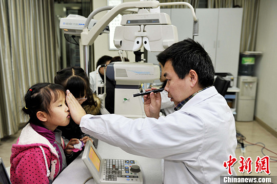 ��Զ�������ذ��ж����ڳɶ�����