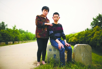 “暴走妈妈”为割肝救子坚持日行10公里减肥(图)