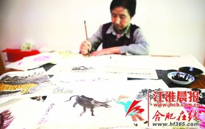 6旬老太抛下锄头学画11年圆“获奖梦”(图)