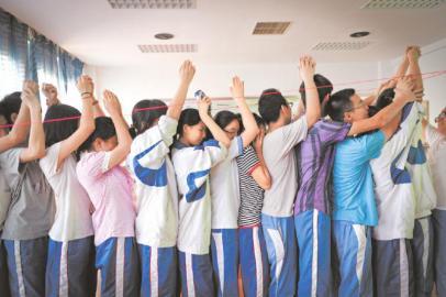 �ɶ�����ѧ������д����ͷ�ѹ����ͼ����3��