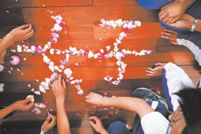 �ɶ�����ѧ������д����ͷ�ѹ����ͼ����4��