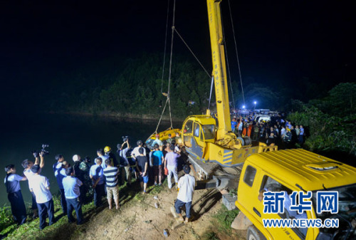 ������̶��11���׶�԰У���¹ʣ���˾������Ϥ��ʻ��·