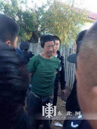 黑龙江最后一名杀警越狱逃犯落网亲属报警捆住双臂(图)