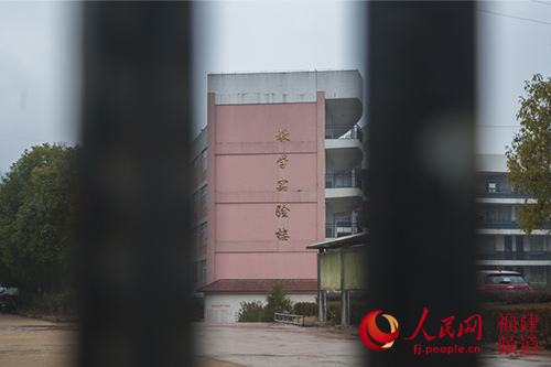 福建一干部强奸幼女受害者为初中生已生下孩子(图)