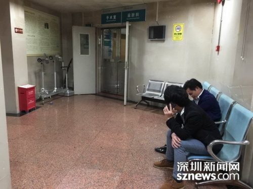 深圳机场车祸事发时多人聚集围栏边看飞机(图)(3)