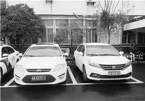 小偷顺走出厂新车:车瘾太大看到车子就想偷(图)