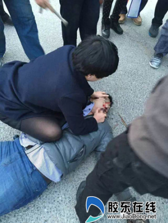 ɽ����������Ů��ʿ�¾ȳ���С���۵��������ѣ�ͼ��