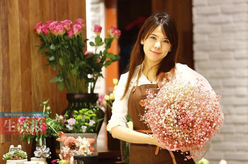 复旦毕业生从国企辞职在南宁当卖花姑娘(图)