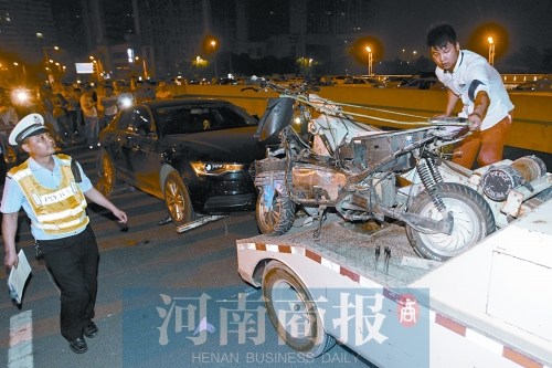 大二学生疑驾摩托车飙车身亡:系家中独子刚满18岁(图)