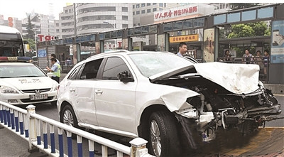 ����һĸ����������þ���3��Ů�������ڼ��ᣨͼ����2��