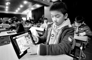 �Ϻ�һСѧiPad��ѧУ������ĪäĿ���л����