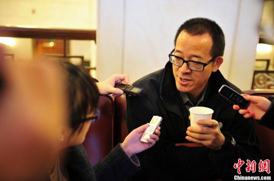 俞敏洪:促劳动力离土不离乡或能解留守儿童问题
