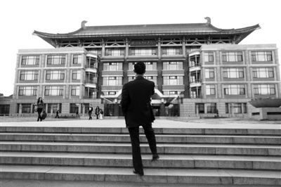 北京部分高校图书馆免费开放设门槛(图)
